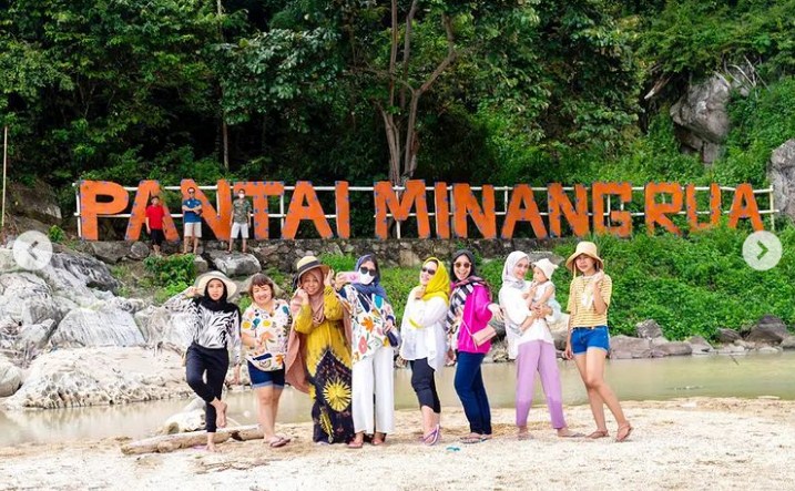 Foto Tempat Wisata Pantai Minang Rua Lampung Foto Tempat Wisata Pantai Minang Rua Lampung